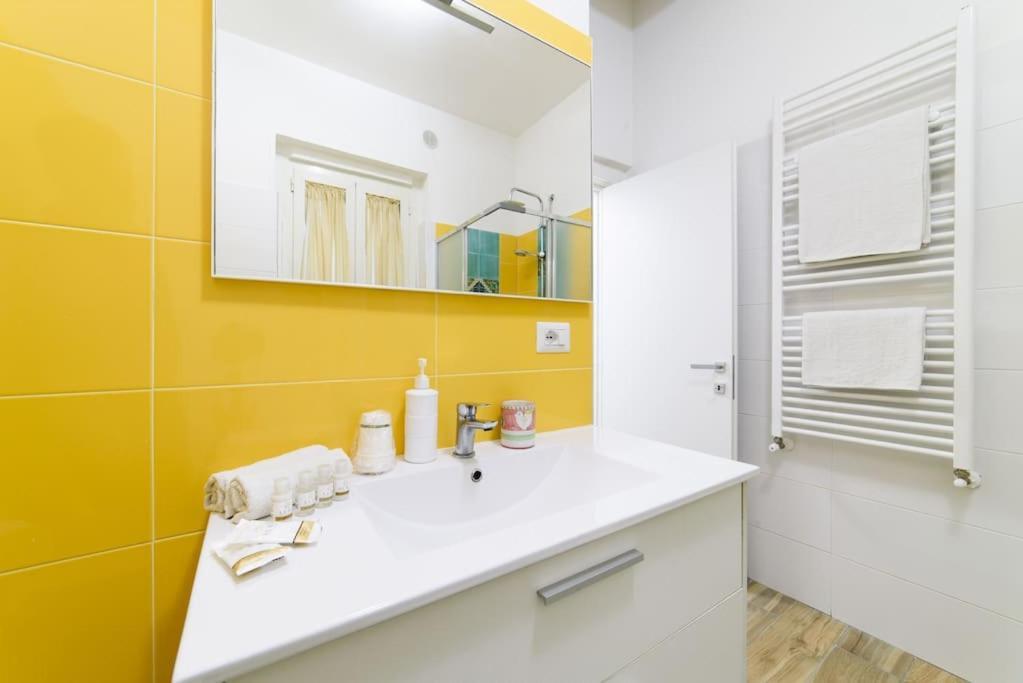 Stazione Treni - Wi-Fi & Netflix Cozy Space Apartman Salerno Kültér fotó