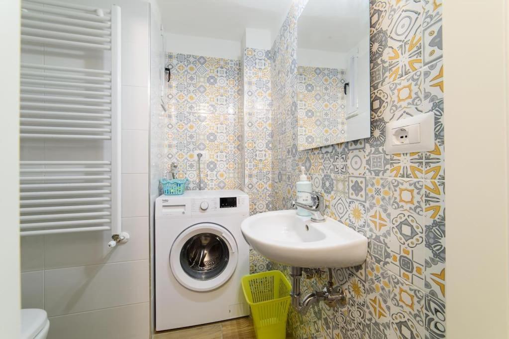 Stazione Treni - Wi-Fi & Netflix Cozy Space Apartman Salerno Kültér fotó