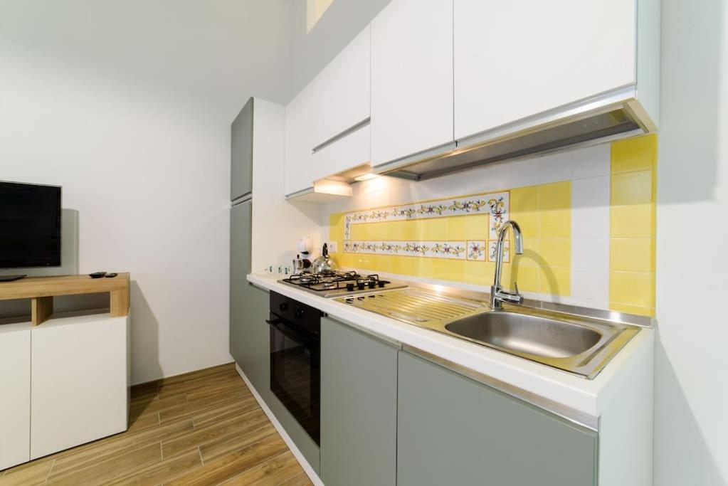 Stazione Treni - Wi-Fi & Netflix Cozy Space Apartman Salerno Kültér fotó